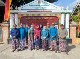 Pamong Kalurahan Pampang Kenakan Pakaian Adat Gagrak Ngayogyokarto di Hari Kamis Pon